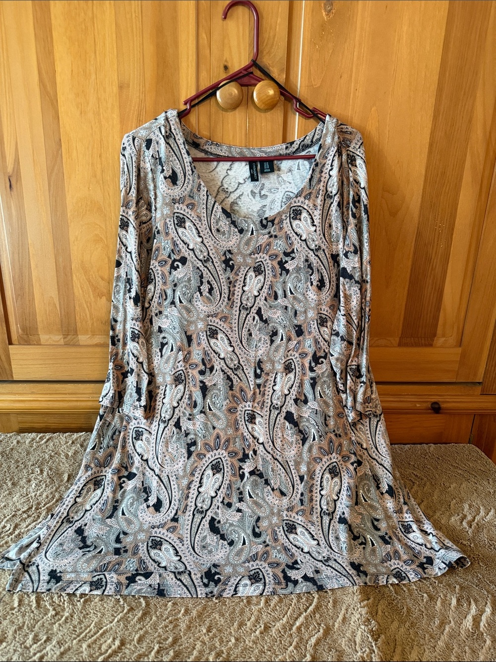 Cynthia Rowley 1X Women's Paisley Scoop Neck Top- Beige & Black
